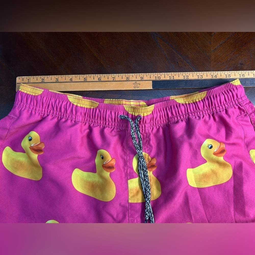 Neff Pink mens Shorts with Yellow Duck Print - Picture 6 of 7